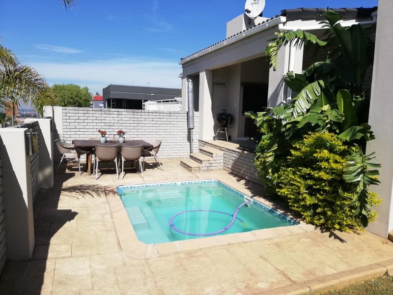 3 Bedroom Property for Sale in Vredekloof Heights Western Cape